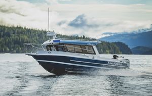 2026 KingFisher 2725 XRS with NightShade! Twin Yamaha F200 DEC/DES