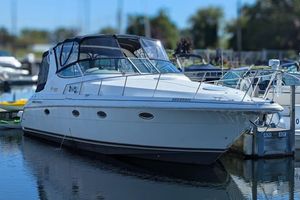 2000 Cruisers Yachts 3375