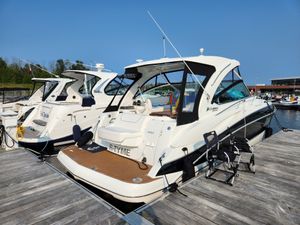 2012 Cruisers Yachts 380 Hardtop Express
