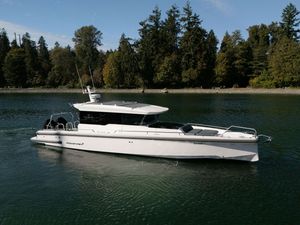 2022 Axopar 37 Cross Cabin