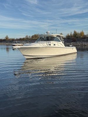 2009 Pursuit OS375