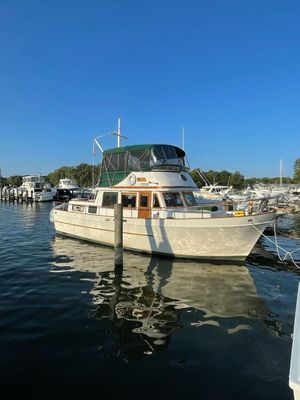 1981 Marine Trader Double Cabin