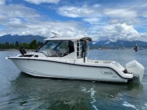 2020 Boston Whaler 325 Conquest