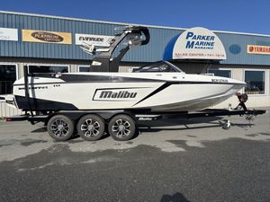 2018 Malibu 23 LSV