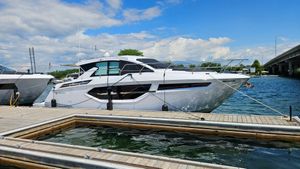 2022 Cruisers Yachts 42 Cantius