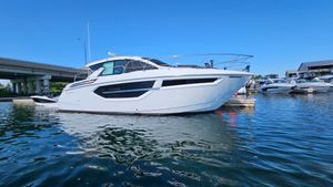 2022 Cruisers Yachts 42 Cantius
