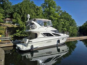 2005 Silverton 38 Sport Bridge