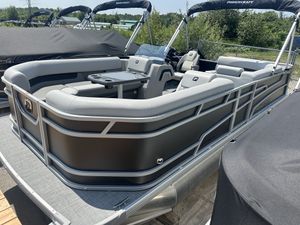 2026 Princecraft Vectra® 21L Pontoon Boat Mercury 60 ELPT CT