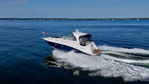 2009 Rinker 360 Express Cruiser