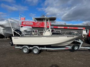 2025 Boston Whaler 190 Montauk