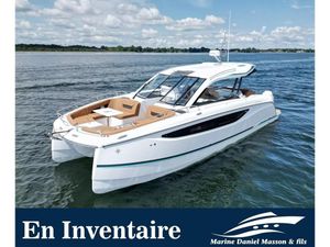 2027 Jeanneau TH 38