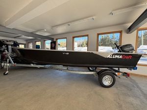 2026 Alumacraft V-Series V16 NIGHTFALL BLACK