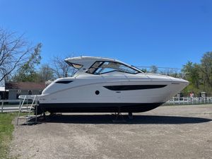 2018 Sea Ray 350 Coupe