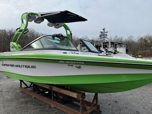 2013 Nautique 210