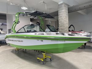 2013 Nautique Super Air Nautique 210