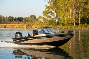 2026 Smoker Craft Adventurer 178 DC