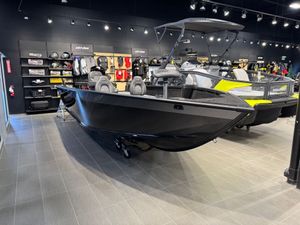 2026 Alumacraft Competitor Shadow 185X Tiller w/ Mercury 150XL PRO