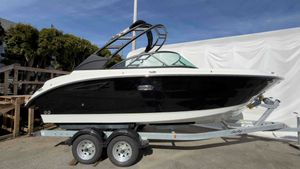Sea Ray SDX 230 2026