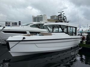2026 Cruisers Yachts 38 VTR EC