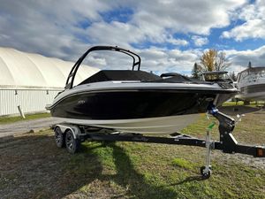 2023 Sea Ray SPX 190