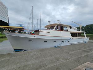 1980 Ocean Alexander Mark 1 with 3' extension