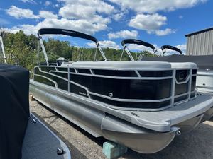 2025 Princecraft Vectra® 23 L  Performance Tritoon Black Mercury 15