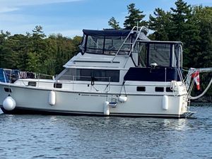 1982 Carver Aft Cabin 3607