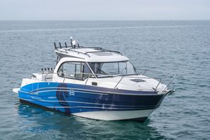 2026 Beneteau Antares 8 FIshing