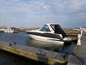 2017 Monterey 335 Sport Yacht