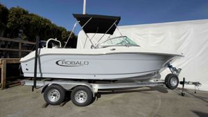 2026 Robalo R207