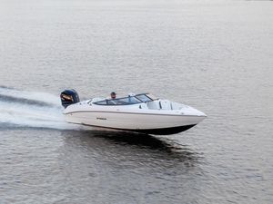 2026 Stingray 23 OSX White
