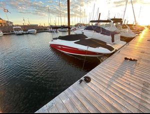 2017 Sea Ray Sundeck 220