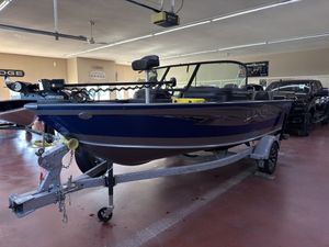 2026 Lund 1775 Impact XS Sport