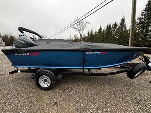 2026 Alumacraft Escape 165 Side Console AZURE BLUE