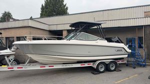 2027 Boston Whaler 24 Vantage