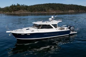 2024 Cutwater C-32 Coupe