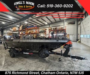 2026 Alumacraft Competitor 175X Tiller NIGHTFALL BLACK