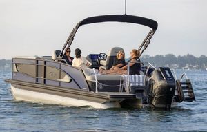 2026 Barletta Lusso Ultra-Lounge w/Co-captain chair 25UCA