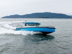 2021 Axopar 28 Cabin