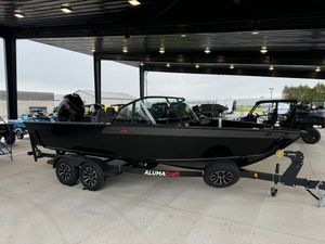 2026 Alumacraft Trophy Shadow 195X Sport w/ 250 XL PRO XS