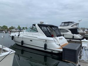 2001 Cruisers Yachts 3870 express cruiser