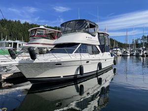 1998 Bayliner 4087 Tri Cabin