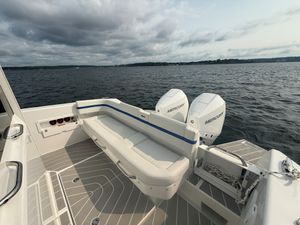 2027 Wellcraft 28 Explorer