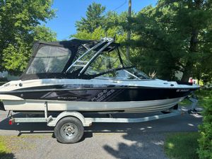 2012 BAYLINER 215FS