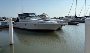 2000 Trojan 40 Express Cruiser