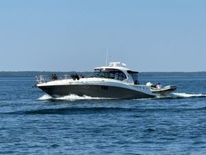 2006 Sea Ray 44’ searay sundancer