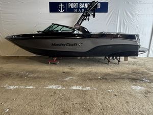 2025 MasterCraft XT23