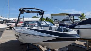 2021 Malibu Wakesetter VLX