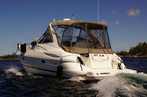 2001 Cruisers Yachts 3470 Express
