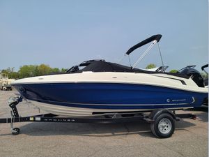 2023 Bayliner VR 5 OB